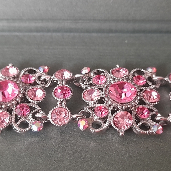 Vintage Style Pink Crystal Bracelet Extandable - Picture 4 of 6